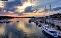 Ọkọ̀ ojú omi ìrìn-àjò fún tà