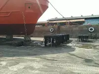Ọkọ̀ tí ó mú epo / kemikali fún tà