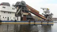 Ọkọ̀ ojú omi tí ó mú ìdọ̀tí fún tà