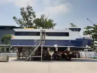 Ọkọ̀ ọpọlọpọ̀ ènìyàn fún tà