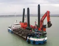 Ọkọ̀ ojú omi tí ó mú ìdọ̀tí fún tà