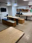 Ọkọ omi ti o mu ọja fún tà