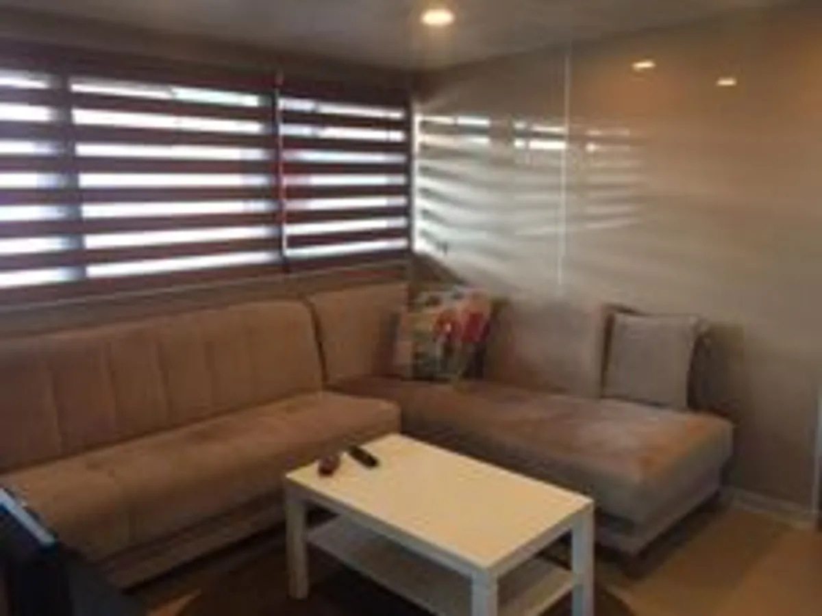 Ọkọ̀ ọpọlọpọ̀ ènìyàn fún tà