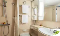 Ọkọ̀ ojú omi ìrìn-àjò fún tà