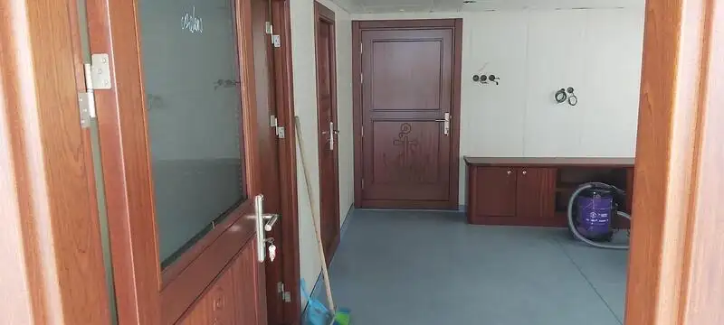Ọkọ̀ ojú omi ìrìn-àjò fún tà