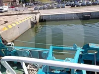 Ọkọ̀ ojú omi tí ó ní ìrọ̀kè fún tà