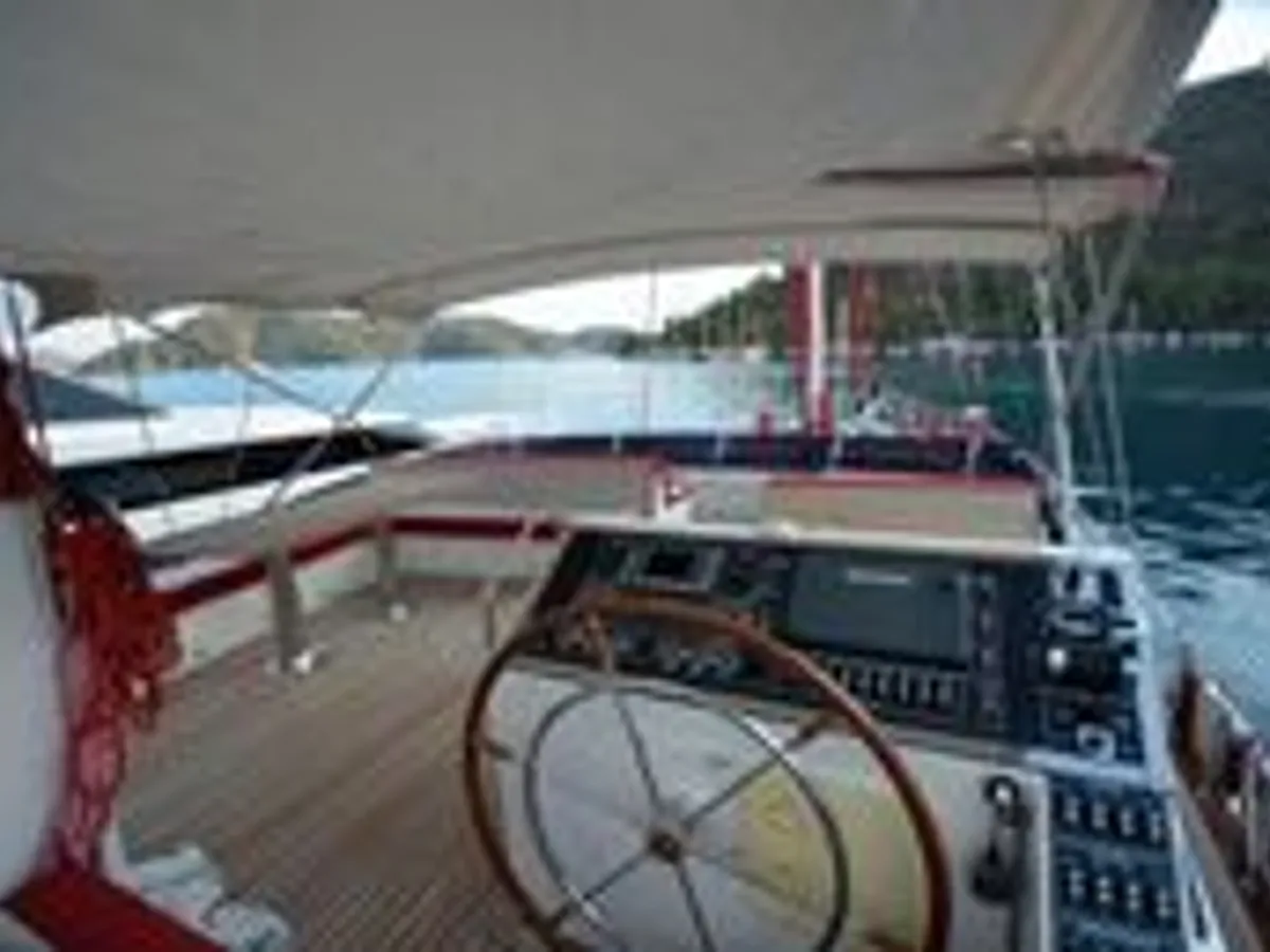 Yacht fún tà