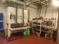 Ọkọ̀ ojú omi tí ó mú ìdọ̀tí fún tà