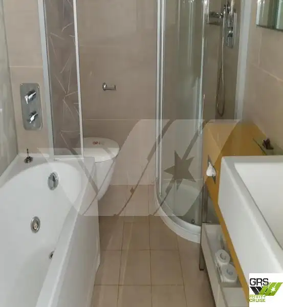 Ọkọ̀ ojú omi ìrìn-àjò fún tà
