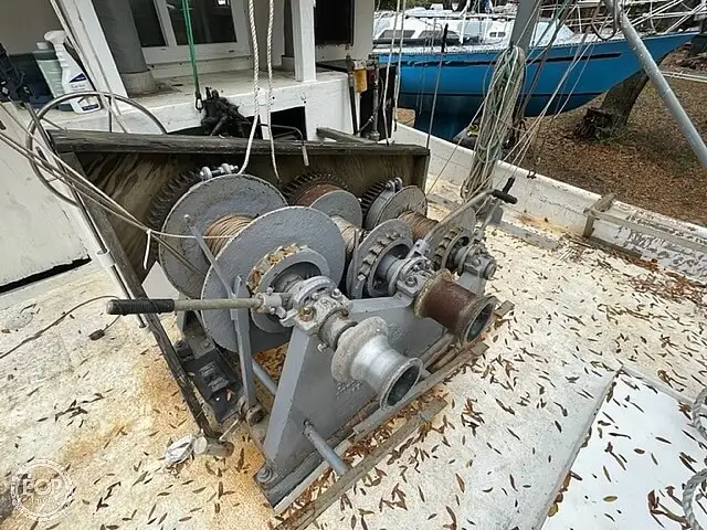 Ọkọ̀ tí ó mú ẹja fún tà