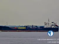 Ọkọ̀ tí ó mú epo / kemikali fún tà