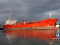 Ọkọ̀ tí ó mú epo / kemikali fún tà