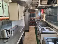 Ọkọ̀ tí ó mú ẹja pọ̀ fún tà