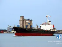 Ọkọ̀ tí ó mú epo / kemikali fún tà
