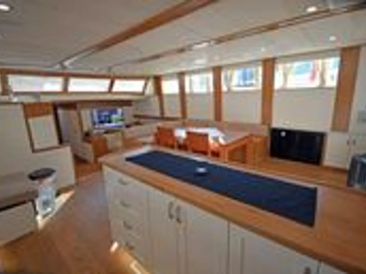 Yacht fún tà