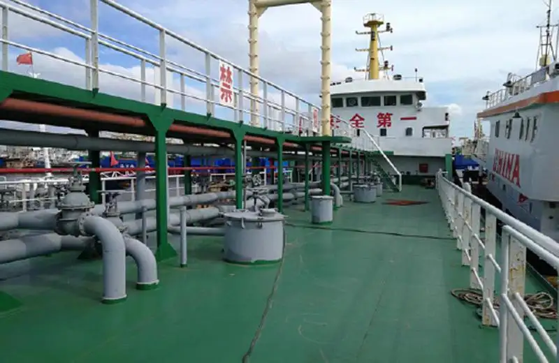 Ọkọ̀ tí ó mú epo / kemikali fún tà