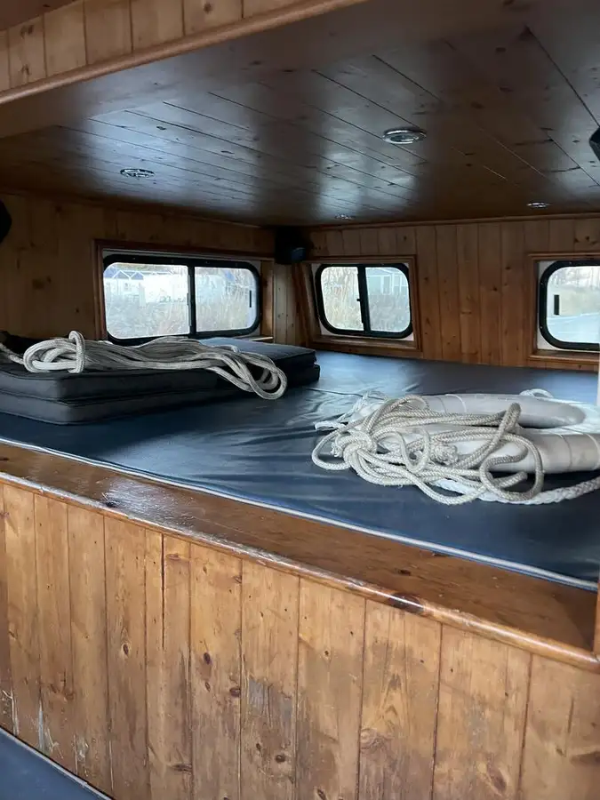 Ọkọ oju-omi kekere fun tita