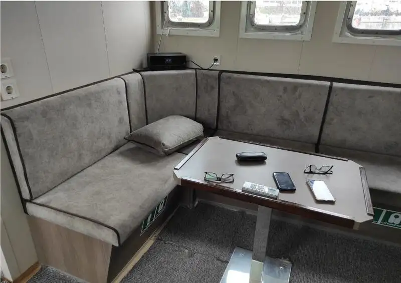 Awọn ọkọ oju-omi iṣẹ fun tita